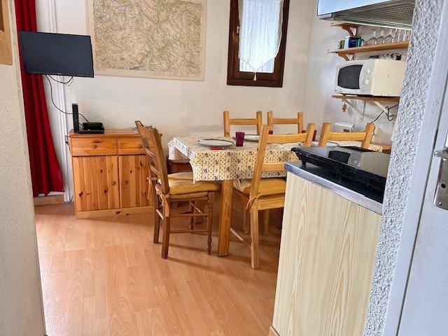 Skiverleih 2-Zimmer-Appartment für 4 Personen (23B) - Résidence les Airelles B - Risoul - Wohnzimmer