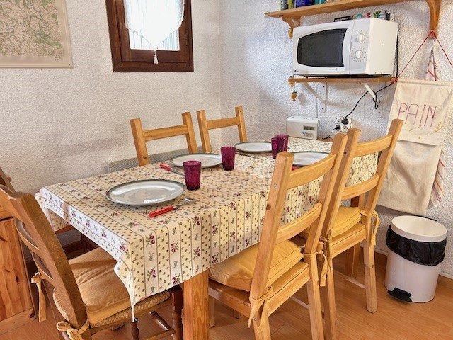 Skiverleih 2-Zimmer-Appartment für 4 Personen (23B) - Résidence les Airelles B - Risoul - Wohnzimmer