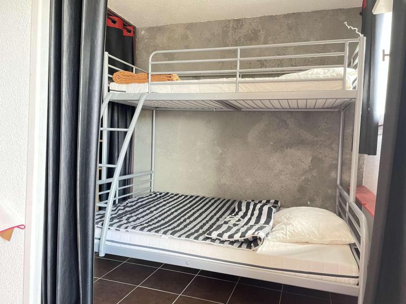 Skiverleih 2-Zimmer-Appartment für 5 Personen (24) - Résidence les Airelles B - Risoul - Offener Schlafbereich