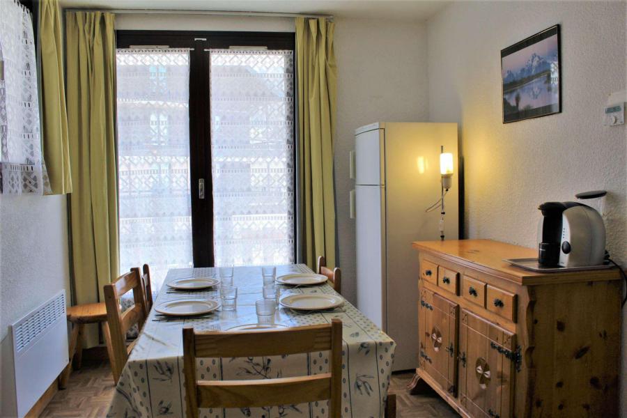 Rent in ski resort 3 room apartment 6 people (28) - Résidence les Airelles B - Risoul - Living room