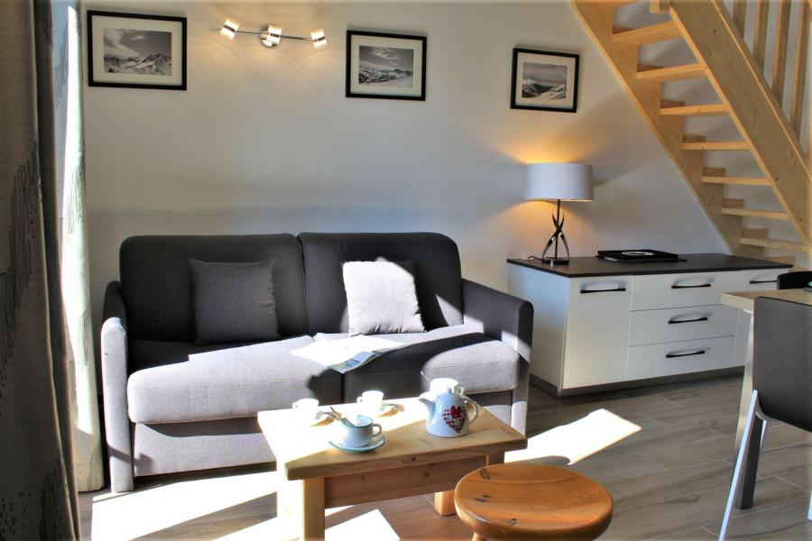 Rent in ski resort Studio mezzanine 6 people (125A2) - Résidence les Clarines A2 - Risoul - Living room