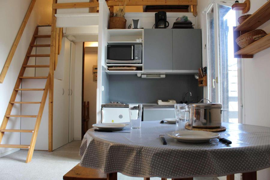 Ski verhuur Studio mezzanine 4 personen (221B) - Résidence les Clarines B1 - Risoul - Woonkamer