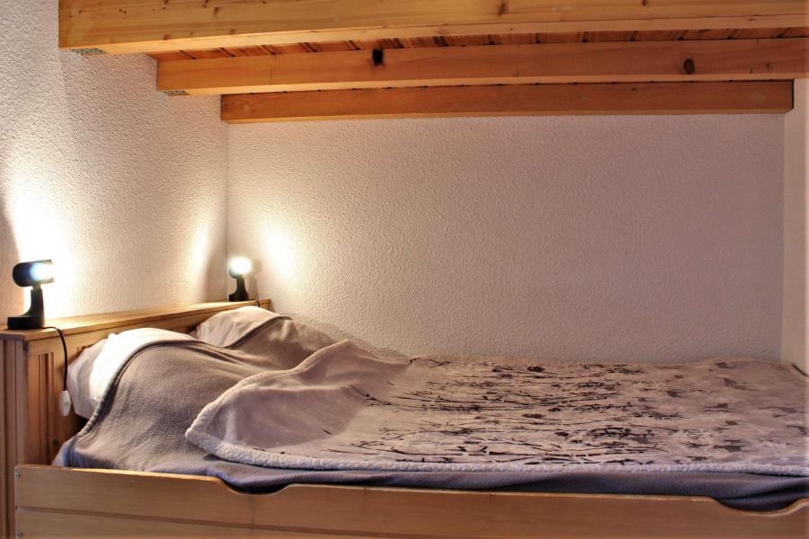 Rent in ski resort Studio sleeping corner 4 people (409C) - Résidence les Clématites C - Risoul