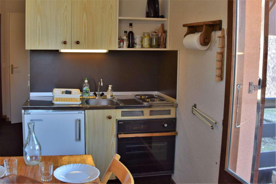 Location au ski Studio cabine 4 personnes (05) - Résidence les Crêtes - Risoul - Kitchenette