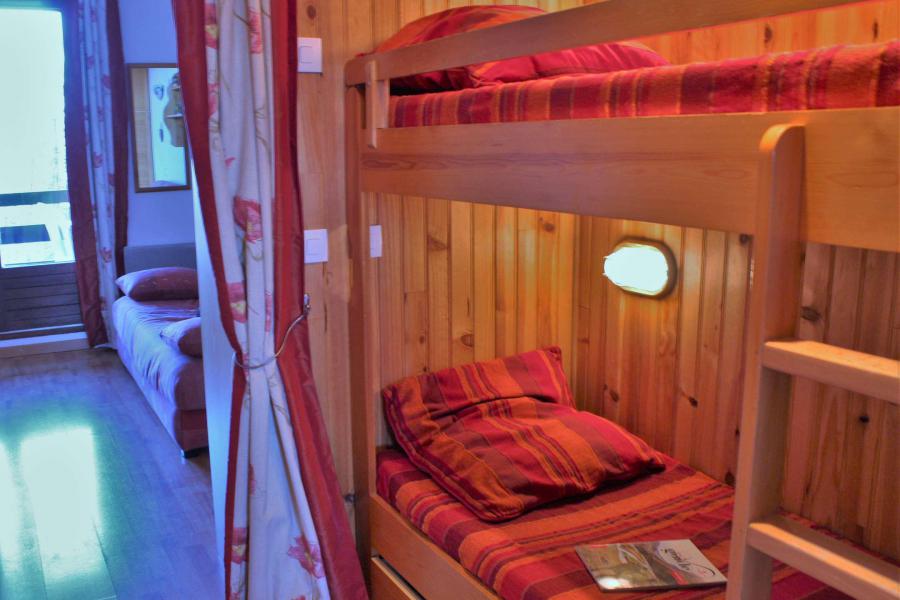 Rent in ski resort Studio sleeping corner 4 people (502) - Résidence les Crêtes - Risoul - Apartment