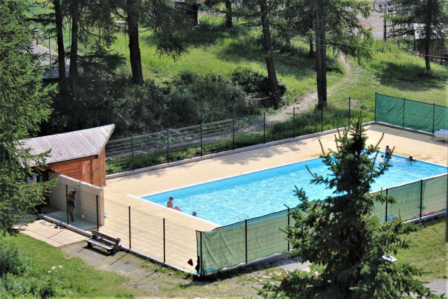 Rent in ski resort Résidence les Florins II - Risoul - Swimming pool