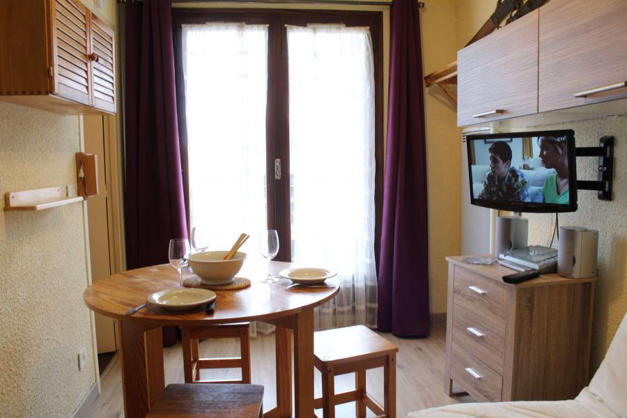 Rent in ski resort Studio cabin 4 people (26) - Résidence les Florins II - Risoul - Living room