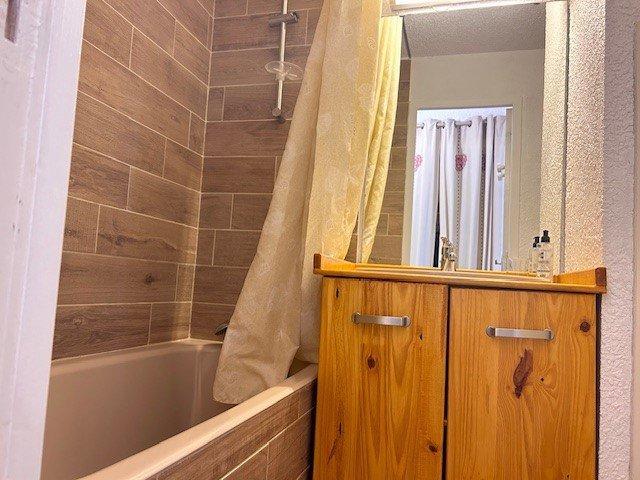 Location au ski Studio cabine 4 personnes (46) - Résidence les Florins II - Risoul - Salle de bain