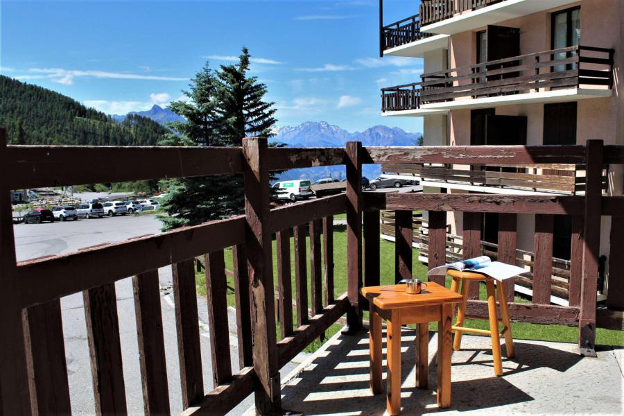 Rent in ski resort Studio cabin 4 people (263) - Résidence Soldanelles - Risoul - Balcony