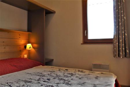 Rent in ski resort 2 room apartment sleeping corner 5 people (309) - Résidence Antarès - Risoul - Bedroom