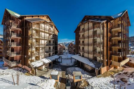 Vacances en montagne Résidence Castor et Pollux - Risoul - Extérieur hiver