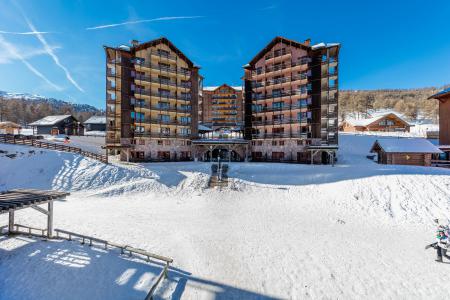 Rent in ski resort Résidence Castor et Pollux - Risoul - Winter outside