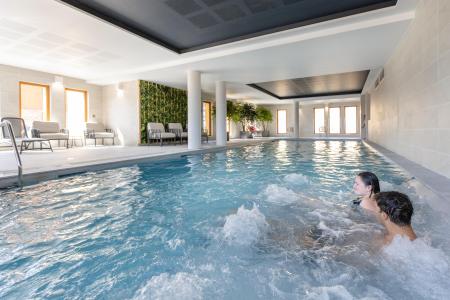 Rent in ski resort Résidence Club MMV Le Silvana - Risoul - Swimming pool