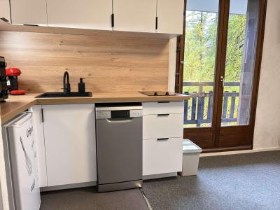 Wynajem na narty Apartament 2 pokojowy z alkową 6 os&oacute;b (320-305) - Résidence le Belvédère - Risoul - Aneks kuchenny