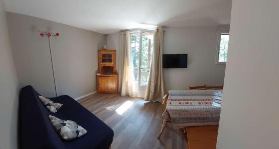 Rent in ski resort 3 room apartment 5 people (12) - Résidence Le Chamois - Risoul - Living room