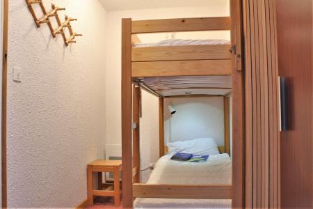 Rent in ski resort 2 room apartment 6 people (906) - Résidence le Cimbro II - Risoul - Cabin