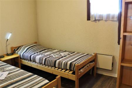 Skiverleih 2-Zimmer-Holzhütte für 8 Personen (27) - Résidence le Cimbro II - Risoul - Wohnzimmer