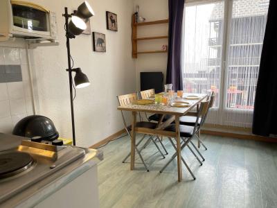 Skiverleih 2-Zimmer-Appartment für 4 Personen (37) - Résidence le Cristal B - Risoul - Wohnzimmer