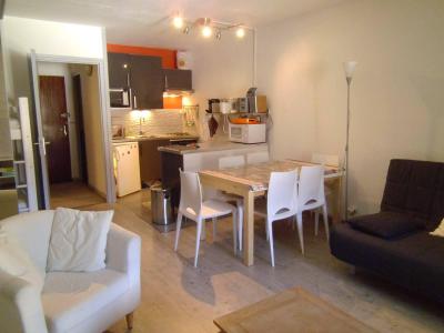 Rent in ski resort Studio sleeping corner 4 people (941) - Résidence le Valbel - Risoul - Living room