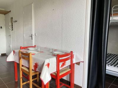 Rent in ski resort 2 room apartment 5 people (24) - Résidence les Airelles B - Risoul - Living room