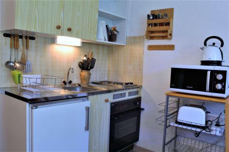 Rent in ski resort 2 room apartment 4 people (09) - Résidence les Chamois - Risoul - Kitchenette