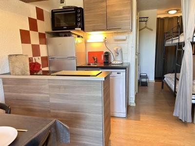 Rent in ski resort Studio sleeping corner 2-4 people (14) - Résidence les Chamois - Risoul - Kitchen