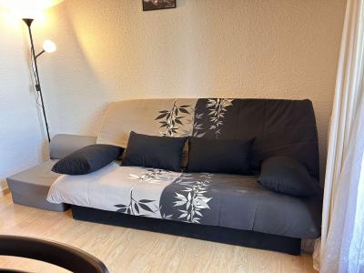 Rent in ski resort Studio sleeping corner 2-4 people (14) - Résidence les Chamois - Risoul - Living room