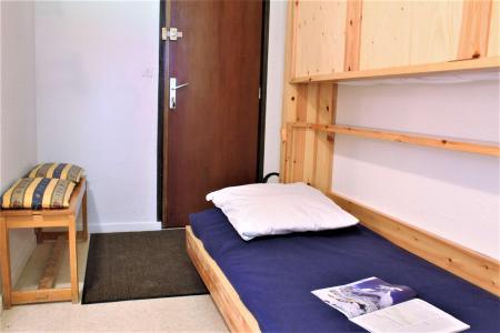 Rent in ski resort Studio 5 people (35A) - Résidence les Clarines A1 - Risoul - Folding bed