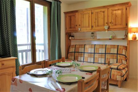 Rent in ski resort Studio 5 people (35A) - Résidence les Clarines A1 - Risoul - Living room