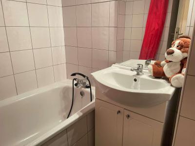 Rent in ski resort Studio cabin 4 people (112A2) - Résidence les Clarines A2 - Risoul - Bathroom