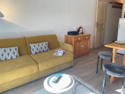 Rent in ski resort Studio cabin 4 people (112A2) - Résidence les Clarines A2 - Risoul - Living room