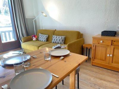 Rent in ski resort Studio cabin 4 people (112A2) - Résidence les Clarines A2 - Risoul - Living room