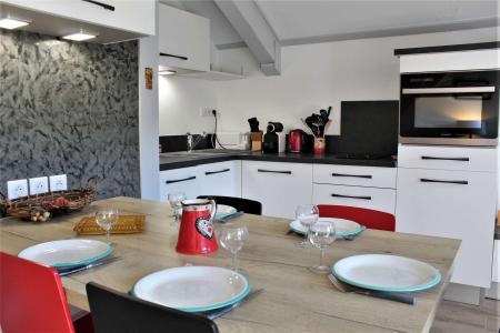 Rent in ski resort Studio mezzanine 6 people (125A2) - Résidence les Clarines A2 - Risoul - Living room