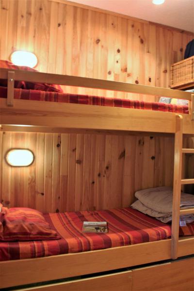 Rent in ski resort Studio sleeping corner 4 people (502) - Résidence les Crêtes - Risoul - Apartment