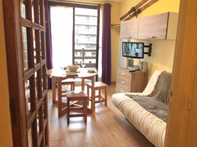 Rent in ski resort Studio cabin 4 people (26) - Résidence les Florins II - Risoul - Living room