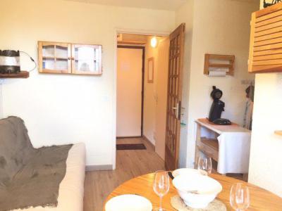 Rent in ski resort Studio cabin 4 people (26) - Résidence les Florins II - Risoul - Living room