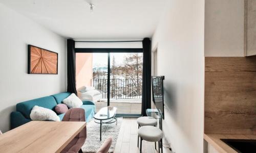 Rent in ski resort 2 room apartment 6 people (Budget 40m²) - Résidence Les Terrasses de Risoul - MH - Risoul - Living room