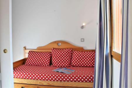 Rent in ski resort 2 room apartment sleeping corner 6 people (48) - Résidence Pégase - Risoul - Cabin