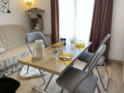 Rent in ski resort Studio sleeping corner 3 people (160-43) - Résidence Soldanelles - Risoul - Living room