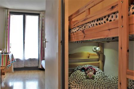 Rent in ski resort Studio sleeping corner 4 people (895) - Résidence Soldanelles - Risoul - Cabin