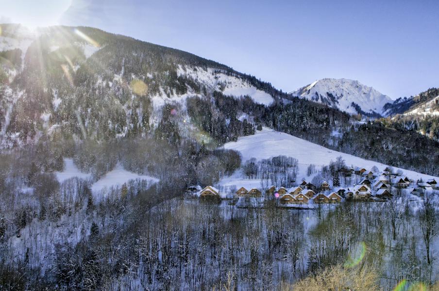 Аренда на лыжном курорте Résidence les Chalets de Belledonne - Saint Colomban des Villards - зимой под открытым небом