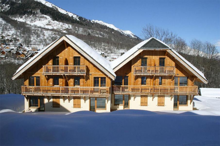 Vacances en montagne Résidence les Chalets de Belledonne - Saint Colomban des Villards - Extérieur hiver