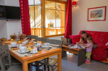 Rent in ski resort Résidence les Chalets de Belledonne - Saint Colomban des Villards - Living room