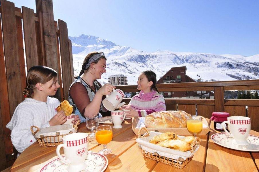 Vacances en montagne Résidence les 4 Vallées - Saint-François Longchamp - Extérieur hiver