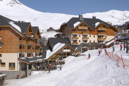 Rent in ski resort Appartements Labellemontagne St François Longchamp - Saint-François Longchamp - Winter outside