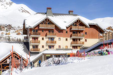 Rent in ski resort Résidence le Rond Point des Pistes - Saint-François Longchamp - Winter outside