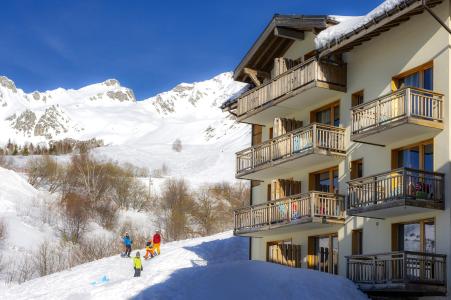 Rent in ski resort Résidence les 4 Vallées - Saint-François Longchamp - Winter outside