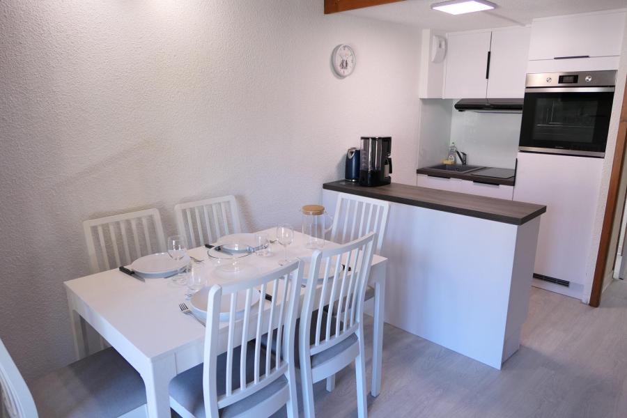 Wynajem na narty Apartament 2 pokojowy z alkową 4 osoby (SG900) - HAMEAU DE COTERAT - Saint Gervais - Pokój gościnny