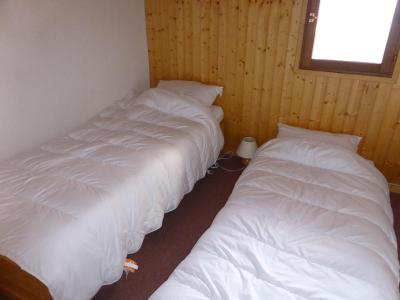 Rent in ski resort 3 room duplex apartment 4 people (SG819) - Résidence Les Loges - Saint Gervais - Bedroom