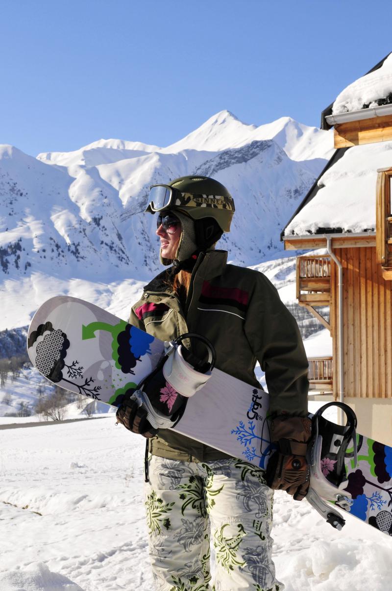 Vacances en montagne Chalets les Marmottes - Saint Jean d'Arves - Extérieur hiver